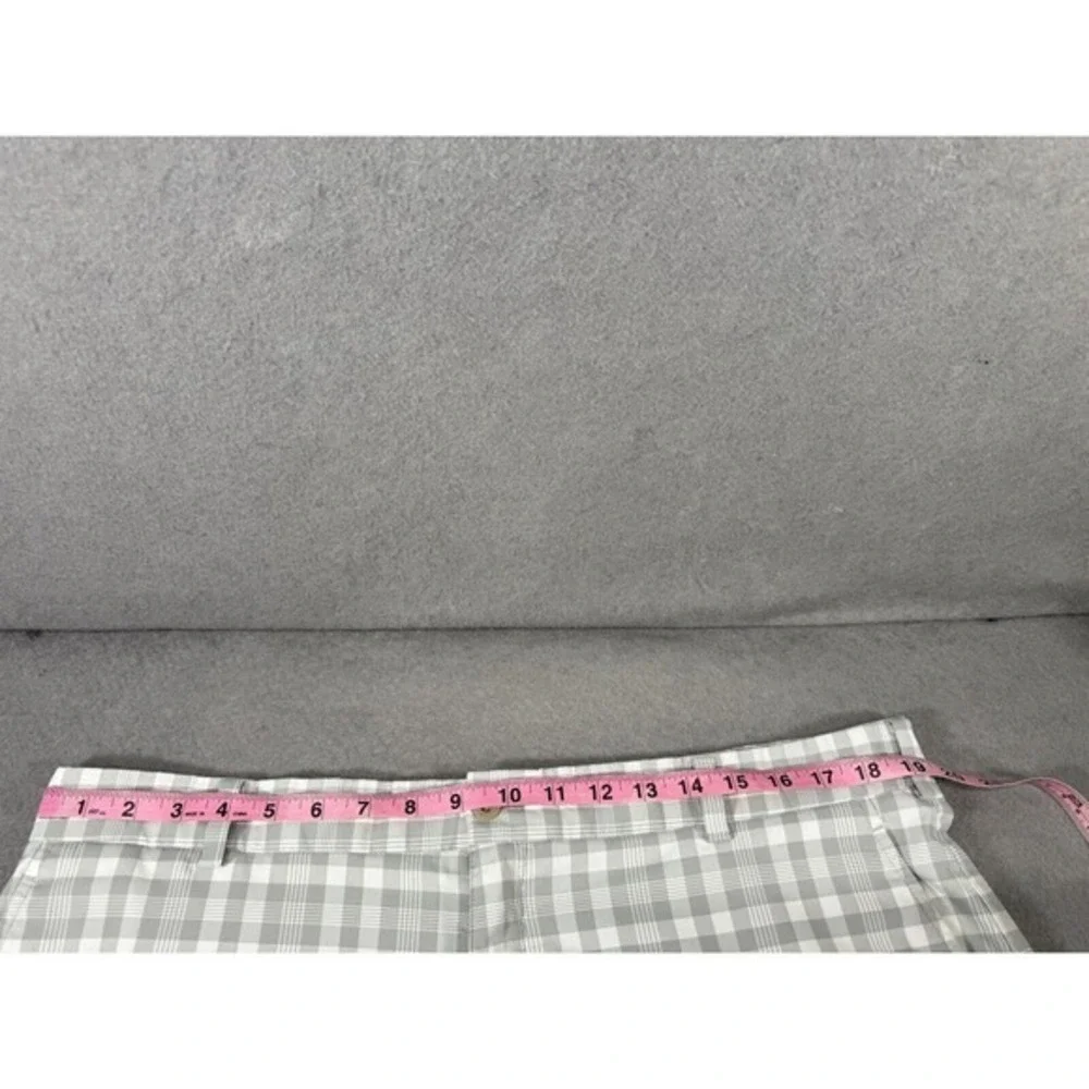 Nike Golf Mens Shorts Size 38 Gray White UV Chino Core Performance Gingham Plaid